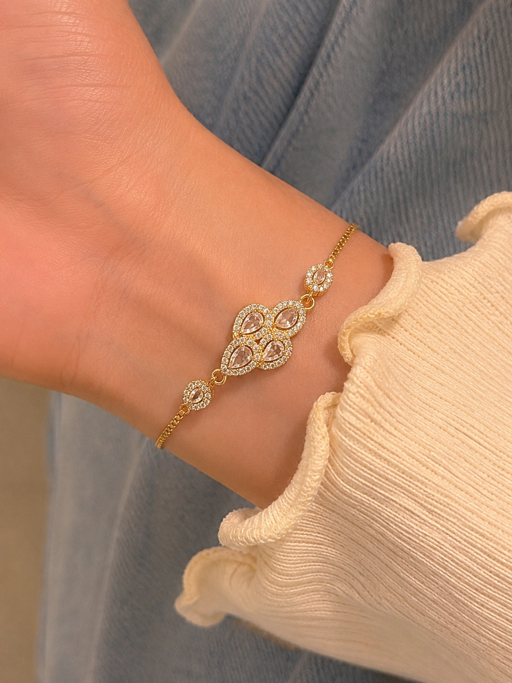Golden White Diamonds Bracelet